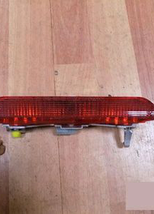 Фонарь задний стоп сигнал toyota yaris