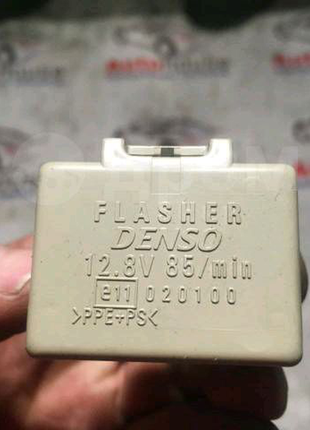 Реле поворотів toyota avensis 8198046010