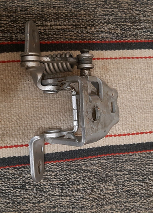 Петля двері jeep patriot compass