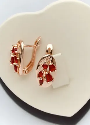 Красиві сережки з червоними кристалами (медичне золото)