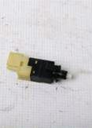 Датчик увімкнення ліхтарів заднього ходу mercedes a0015454409