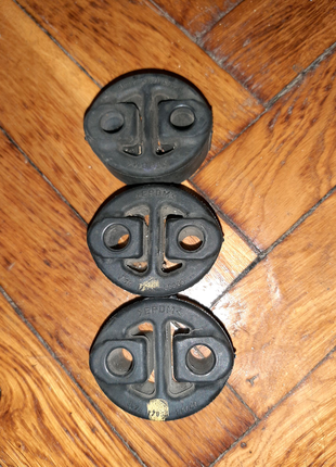 Кріплення подушка глушника toyota camry corolla lexus 1756528010