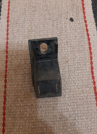 Кронштей ford 96bb17e866a