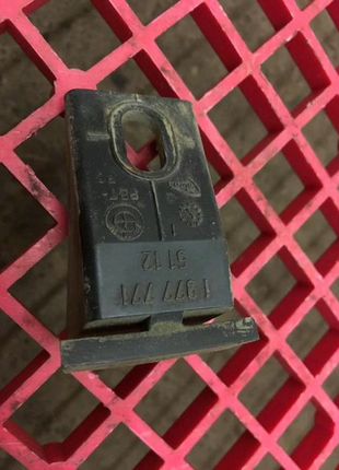 Напрямна бампера bmw 1 977 771