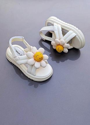 Босоніжки для дівчаток