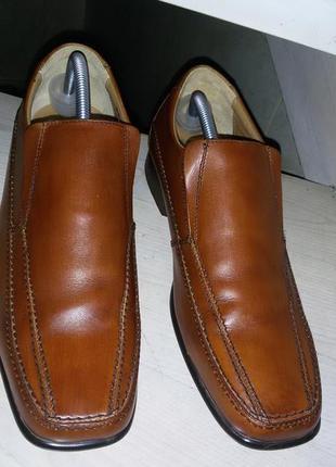 Clarks- шкіряні туфлі розмір 46 (30,2 см).