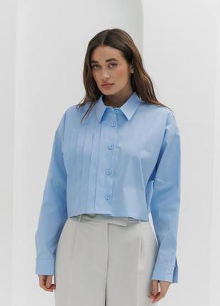 Укорочена жіноча сорочка блакитна зі складками справа4 фото