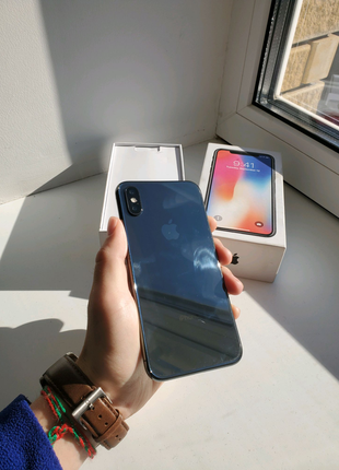 Продам  айфон 10 на 64 гб срочно!