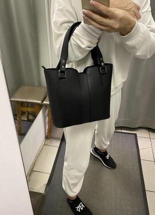 Чёрная кожаная сумка женская сумка из гладкой кожи итальянская сумка кожаная6 фото