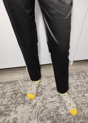 Черные атласные брюки женские р.46-48 брюки черные женские блестящие10 фото