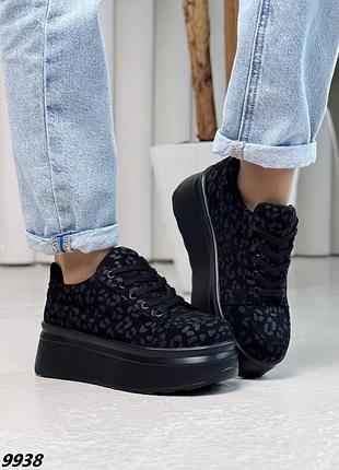 Чорні леопардові жіночі кросівки кеди на високій підошві потовщеній замшеві жіночі кросівки лео кросівки в тваринний принт