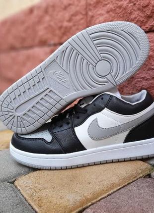 Женские кроссовки nike air jordan 1 low black grey джордан черного с серым цветами4 фото