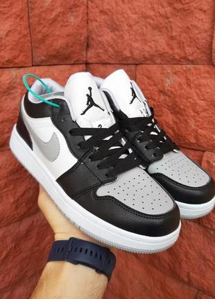 Женские кроссовки nike air jordan 1 low black grey джордан черного с серым цветами5 фото