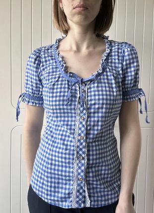 Традиційна німецька блузка