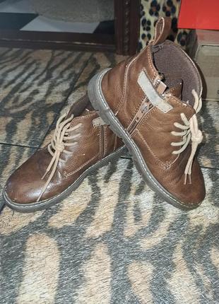 Ботинки р. 33