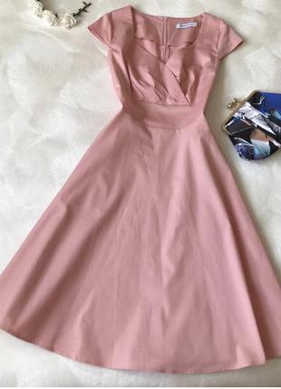 Розовое хлопковое платье длины миди