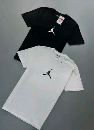 Nike center logo t-shirt