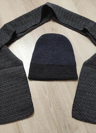 Красивый теплый универсальный набор: шапка и шарф на 3-6 лет