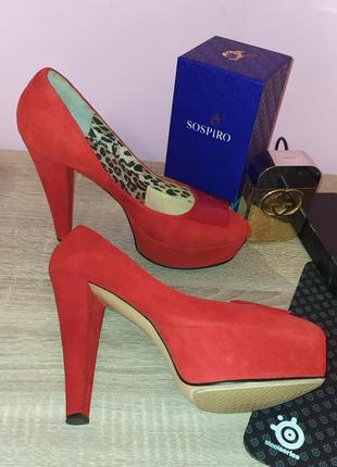 Нові замшеві туфлі 37 розмір