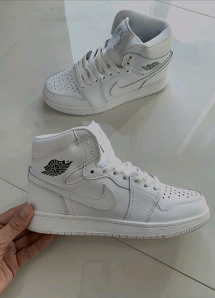 Жіночі кросівки nike jordan high2 фото