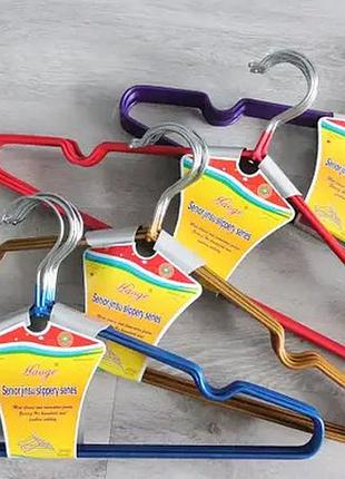 Набір вішалок металевих c гумовим покриттям 10 шт