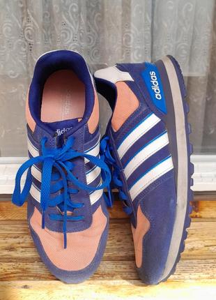 Крутяцькі кросівки adidas