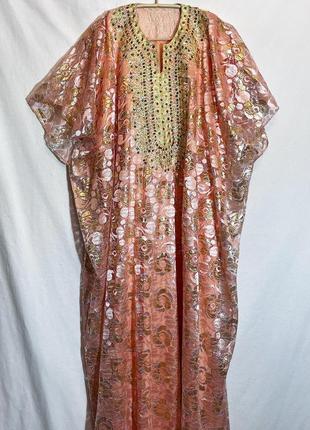 Сукня-туніка теплого персикового відтінку з вишивкою ручної роботи.7 фото