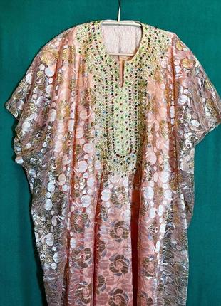 Сукня-туніка теплого персикового відтінку з вишивкою ручної роботи.6 фото