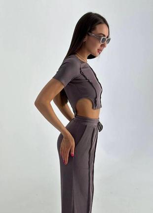 Костюм жіночий однотонний топ з швами на виворіт штани на високій посадці якісний стильний мокко2 фото