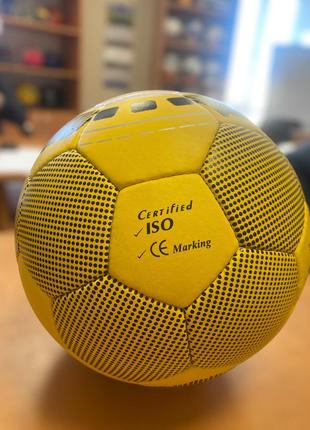 Футбольный мяч размер 5 кожаный с защитным покрытием8 фото
