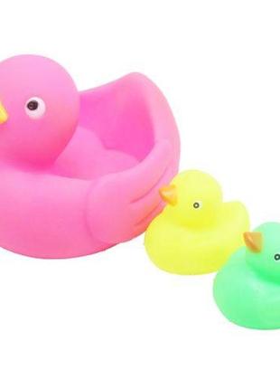 Іграшка для ванни "качечка з каченятами", рожева1 фото