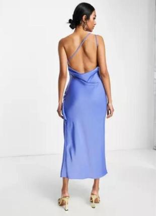Блакитна сукня міді з розрізом на ніжку з відкритою спинкою asos з косими шлейками та з косою фальбанкою3 фото