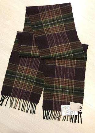 Очень красивый и стильный шарф в клетку..100% шерсть.