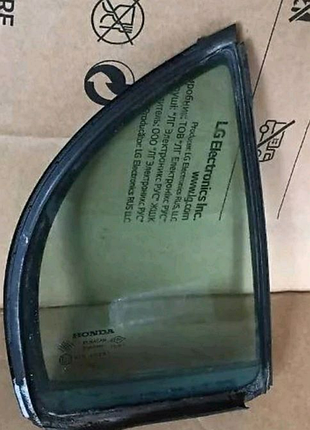 Скло форточка задніх дверей honda civic 4d