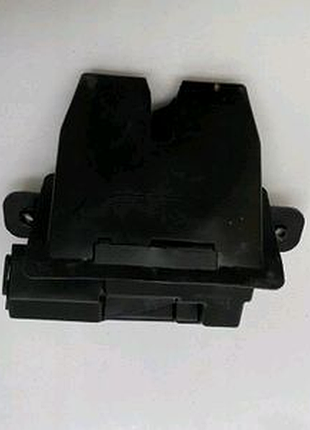 Замок кришки-багажника ford fiesta mk7