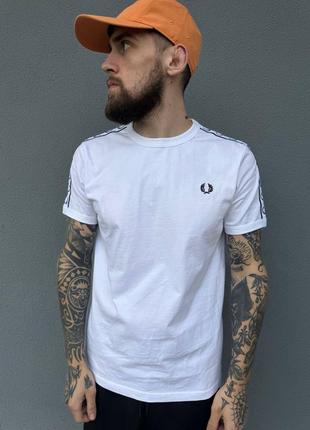 Футболка fred perry на лампасах