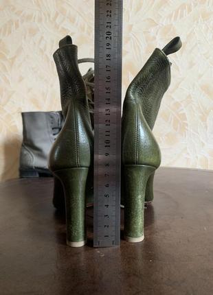Ботинки ботильоны сапоги травяного цвета. сапоги кожура2 фото