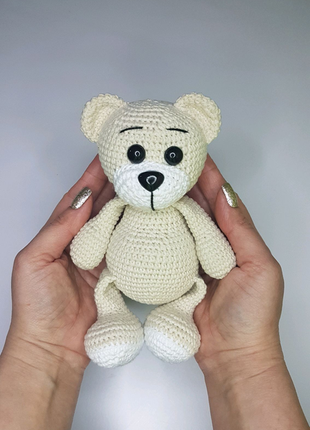 В'язаний ведмедик ручної роботи