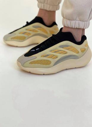 Adidas yeezy  boost 7002 фото