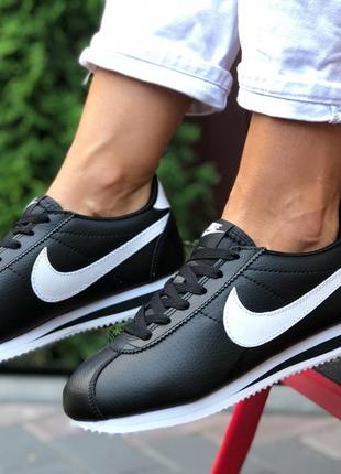 Женские кроссовки nike cortez