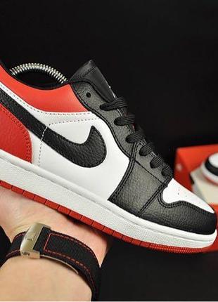 Кросівки чоловічі nike air jordan 1 low black & white & red2 фото