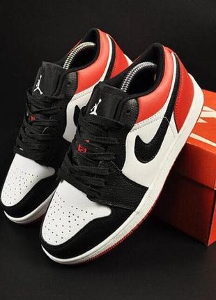 Кросівки чоловічі nike air jordan 1 low black & white & red3 фото