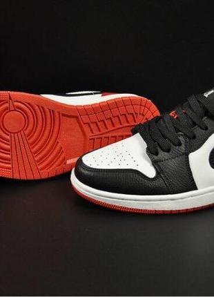 Кросівки чоловічі nike air jordan 1 low black & white & red5 фото