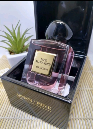Жіночі парфуми оригінал"giorgio armani prive rose alexandrie" 1001 фото