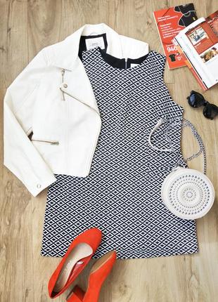 Фактурне плаття з класним принтом wallis