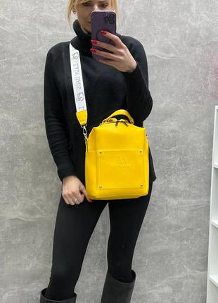 Сумка-рюкзак 2в1 желтого цвета из искусственной кожи5 фото