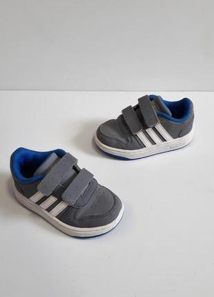 Кроссовки adidas