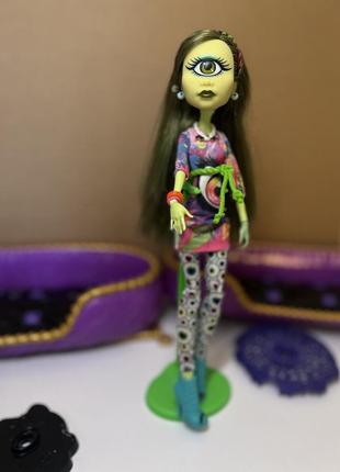 Айріс клопс, monster high