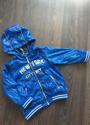 Бомбер с капюшоном, ветровка