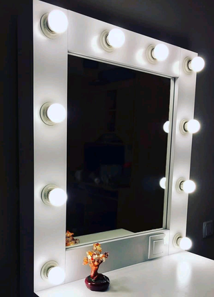 Гримерное дзеркало - столик з освітленням3 фото